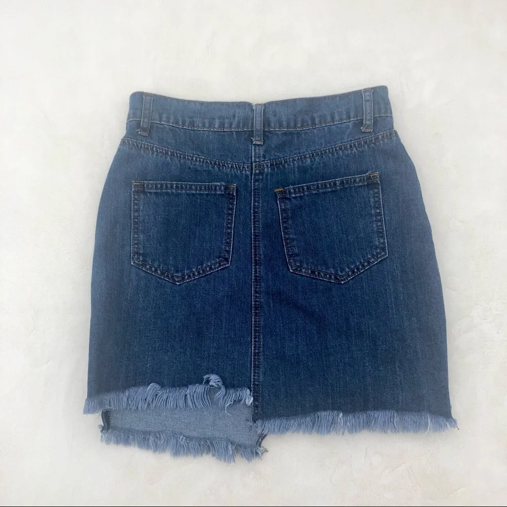 Forever 21 Jean Mini skirt asymmetrical Frayed Hem  Denim Sz.25